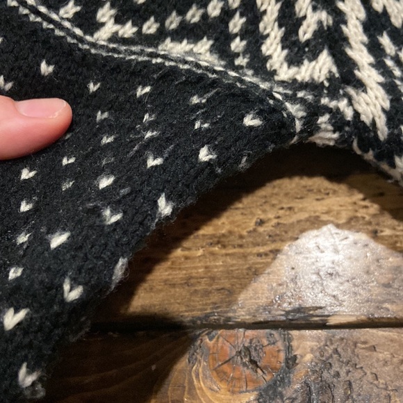 Knit sweater 🇨🇦 - Picture 6 of 6